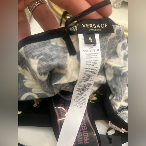 Brand new with tag Versace bra and underwear - Picture 4 of 10
